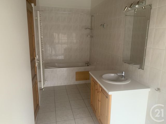 Appartement F4 à louer - 4 pièces - 110.0 m2 - LAGNIEU - 01 - RHONE-ALPES - Century 21 Lagnieu Immobilier