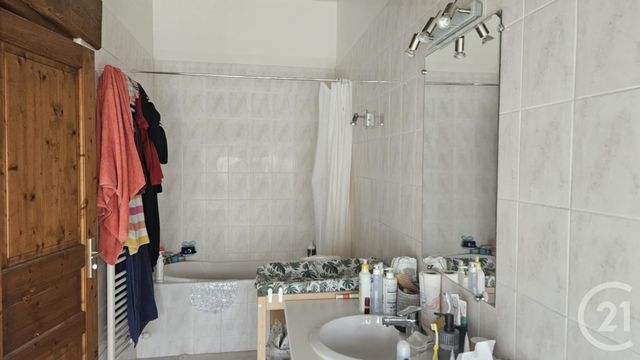 Appartement F4 à louer - 4 pièces - 110.0 m2 - LAGNIEU - 01 - RHONE-ALPES - Century 21 Lagnieu Immobilier