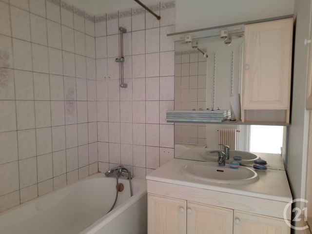 Appartement F5 à vendre - 5 pièces - 103.0 m2 - LAGNIEU - 01 - RHONE-ALPES - Century 21 Lagnieu Immobilier Appartement F5 à vendre - 5 pièces - 103.0 m2 - LAGNIEU - 01 - RHONE-ALPES - Century 21 Lagnieu Immobilier